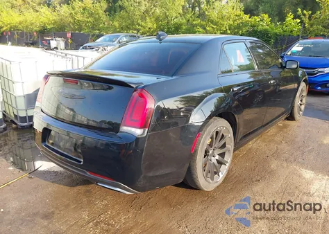 2015 Chrysler 300 300S z USA, uszkodzony, nr VIN 2C3CCABG6FH807698